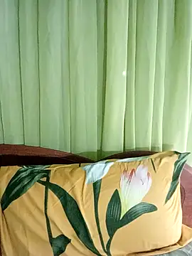 Snapshot of Esenia505 chatting on March 30, 3:57 pm Esenia505 online show from March 30, 3:57 pm