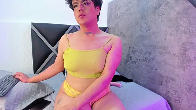 Yordan Curvyhot online show from October 31, 9:10 am