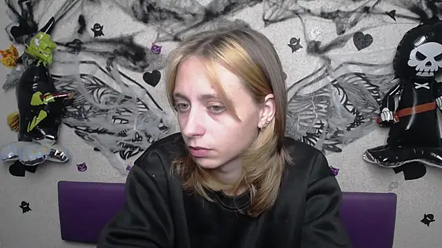 Snapshot of TracyLll chatting on October 29, 2:41 pm TracyLll online show from October 29, 2:41 pm