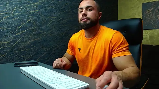 HayesWood online show from November 8, 5:40 am