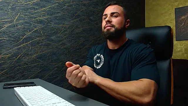 HayesWood online show from November 14, 5:39 am