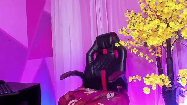 Snapshot of NovaNight_ chatting on January 8, 11:45 am NovaNight online show from January 8, 11:45 am