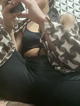 Heena Sharma982 online show from December 15, 7:12 am