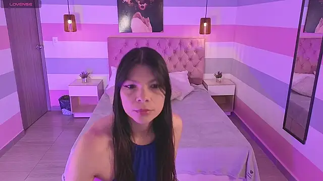 samantaortega   online show from November 10, 12:15 pm