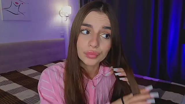 LauraHansil online show from May 27, 7:11 pm