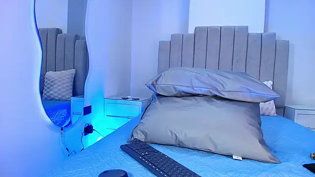 emma trix online show from December 4, 11:52 am