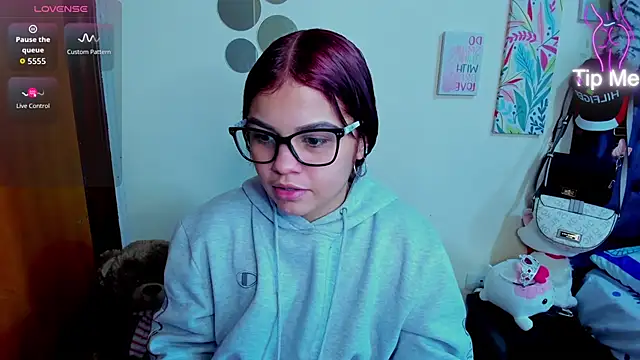 Emma boo online show from December 14, 7:07 pm