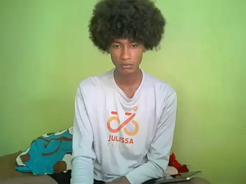 skinniyGabriel online show from December 4, 5:21 pm