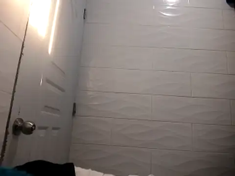 skinniyGabriel online show from December 14, 9:30 pm