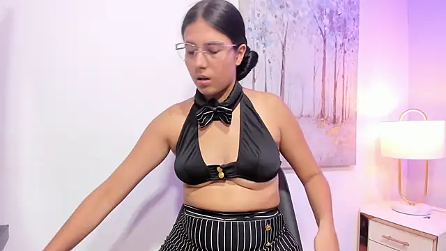 DanniaKross 1 online show from November 5, 7:36 pm