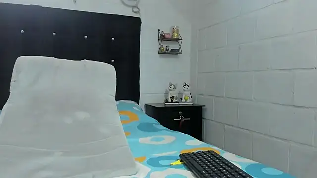 Snapshot of sexynova_93 chatting on July 6, 7:05 pm sexynova 93 online show from July 6, 7:05 pm
