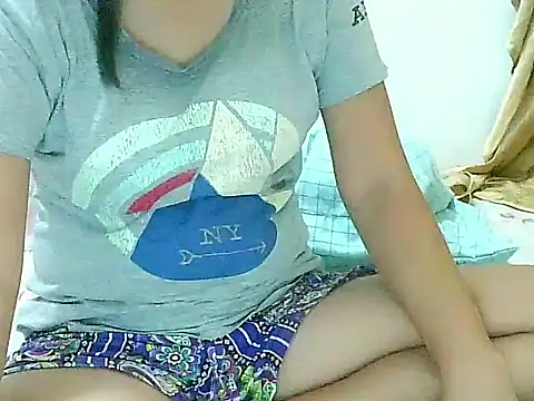 nhicole4u online show from November 27, 5:31 am