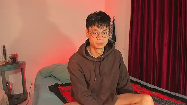 estmonnn online show from November 3, 2:35 am