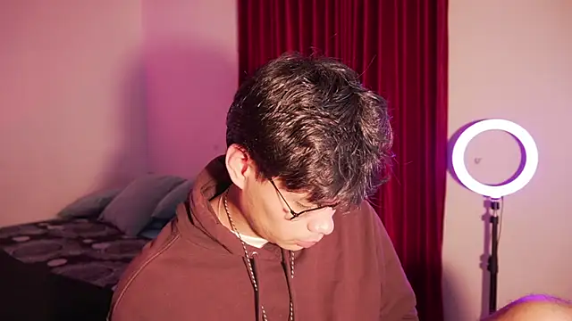 estmonnn online show from April 9, 12:10 am