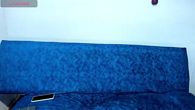 Isa-Giraldo online show from April 13, 2:00 pm