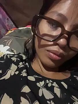 hottiebabe23 online show from December 20, 7:10 pm