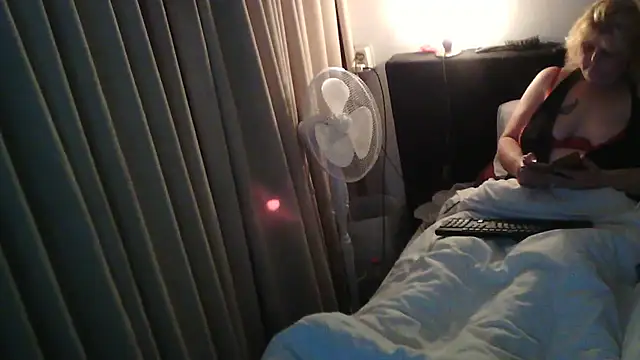 Sylviastar46 online show from December 19, 6:15 pm