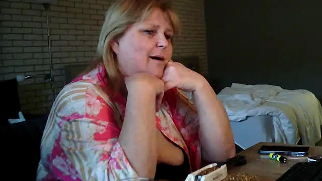 Sylviastar46 online show from April 3, 4:27 pm