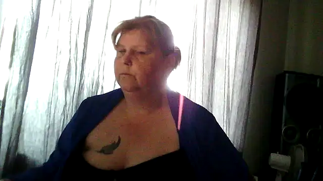 Snapshot of Sylviastar46 chatting on June 7, 3:49 pm Sylviastar46 online show from June 7, 3:49 pm