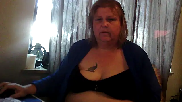 Snapshot of Sylviastar46 chatting on June 9, 3:34 pm Sylviastar46 online show from June 9, 3:34 pm