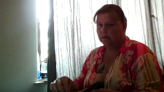 Snapshot of Sylviastar46 chatting on June 21, 8:39 am Sylviastar46 online show from June 21, 8:39 am