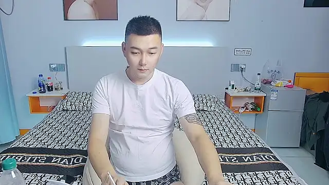 Snapshot of xiao8787 chatting on November 1, 12:18 pm xiao8787 online show from November 1, 12:18 pm