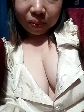 julybe online show from January 14, 4:12 pm