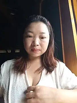Snapshot of julybe chatting on July 16, 7:14 am julybe online show from July 16, 7:14 am