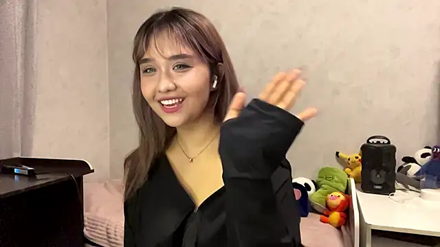 LovelyLara online show from November 5, 5:57 pm