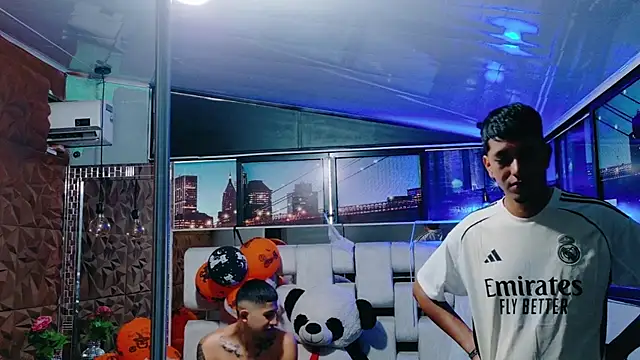 darwinandbrayann online show from October 31, 12:39 pm