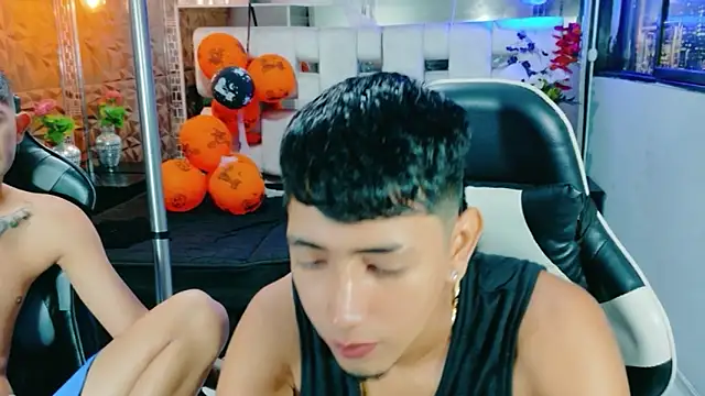 darwinandbrayann online show from November 1, 12:18 pm