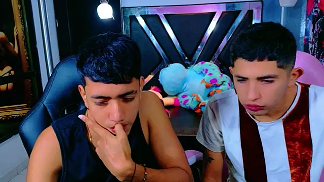 darwinandbrayann online show from November 14, 11:13 pm