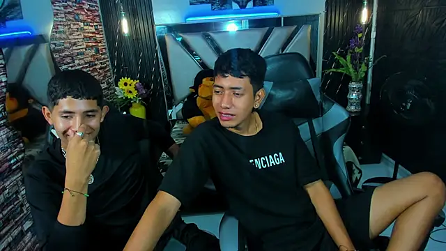 darwinandbrayann online show from December 5, 6:15 pm