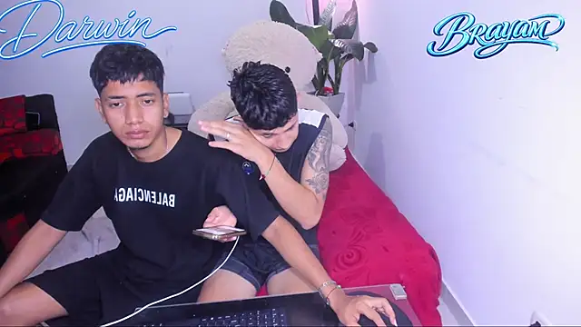 Snapshot of darwinandbrayann chatting on February 9, 11:53 pm darwinandbrayann online show from February 9, 11:53 pm