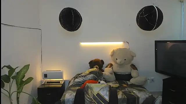 Snapshot of darwinandbrayann chatting on March 2, 7:21 pm darwinandbrayann online show from March 2, 7:21 pm