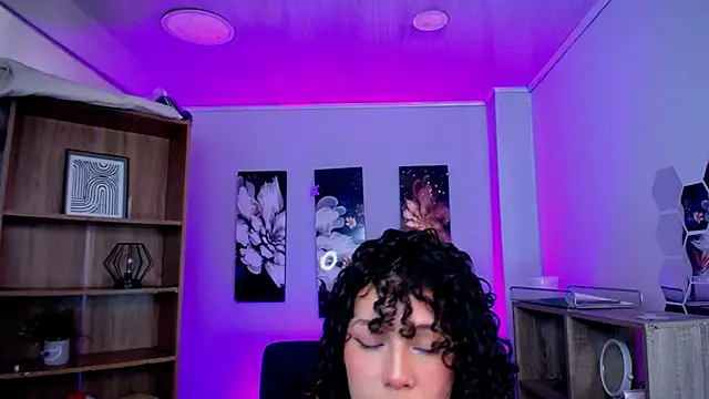 roseefancy19 online show from January 8, 2:19 pm