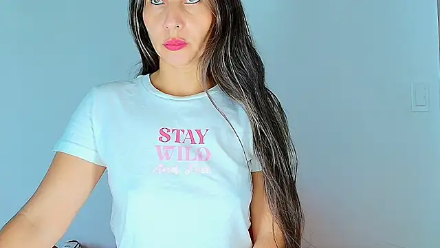 alana pink95 online show from March 5, 12:23 pm