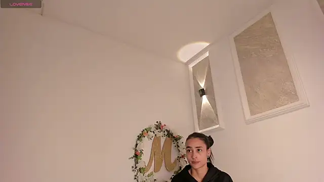 Snapshot of Megan_Mill chatting on May 24, 12:43 pm Megan Mill online show from May 24, 12:43 pm