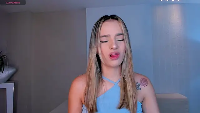 LaurentRosse1 online show from April 17, 8:34 pm