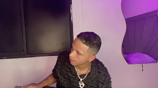 Snapshot of DamianandEva chatting on July 8, 1:04 pm DamianandEva online show from July 8, 1:04 pm
