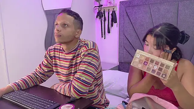 Snapshot of DamianandEva chatting on July 13, 12:52 pm DamianandEva online show from July 13, 12:52 pm