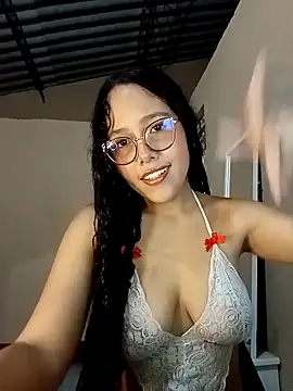 Snapshot of Sweett_Ladie chatting on November 8, 11:14 pm Sweett Ladie online show from November 8, 11:14 pm