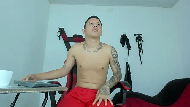 Steven19 LatinBoy online show from January 17, 12:10 pm