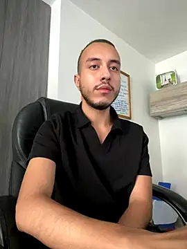 Snapshot of Cristianstone22_ chatting on November 8, 1:22 pm Cristianstone22 online show from November 8, 1:22 pm