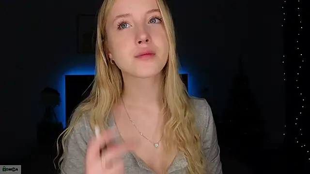 Snapshot of adele_armass chatting on January 10, 9:41 pm adele armass online show from January 10, 9:41 pm