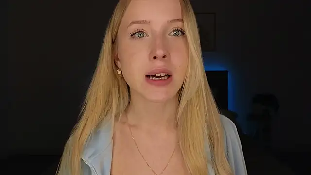 Snapshot of adele_armass chatting on May 17, 8:16 pm adele armass online show from May 17, 8:16 pm