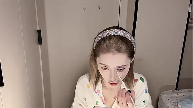 Snapshot of yuyu-33 chatting on February 3, 11:04 am yuyu-33 online show from February 3, 11:04 am