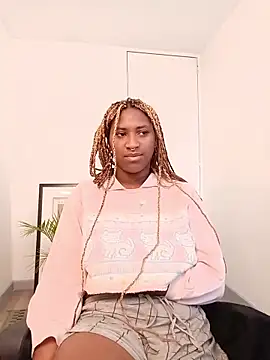 Snapshot of EvonyFoxxx chatting on February 1, 5:33 pm EvonyFoxxx online show from February 1, 5:33 pm