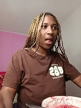 Snapshot of EvonyFoxxx chatting on February 23, 3:48 am EvonyFoxxx online show from February 23, 3:48 am