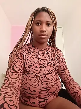 EvonyFoxxx online show from March 29, 4:07 pm